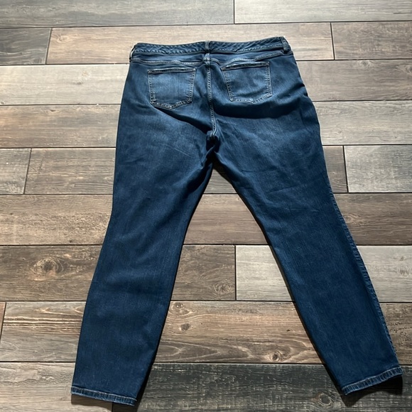 Torrid Distressed Medium Wash Skinny jeans, 20T - Picture 3 of 9